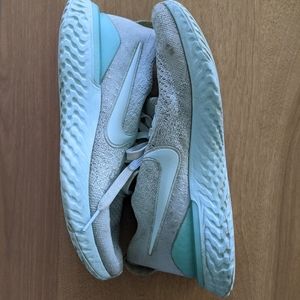 Nike Epic React - Size W 8/EU 39